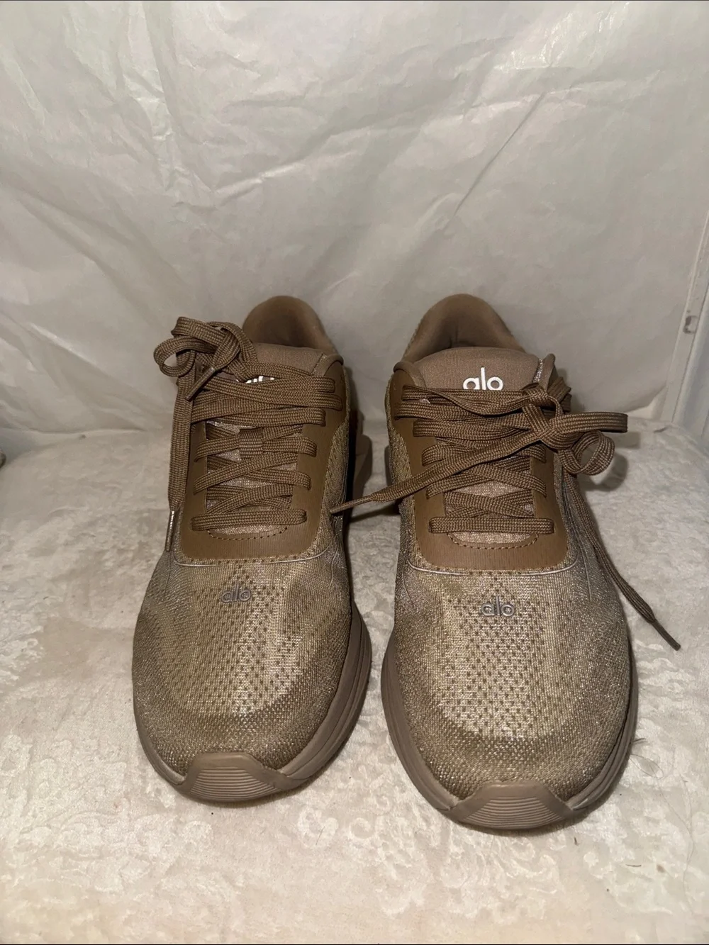 ALO Yoga Men's Tan Mesh Runner Sneakers